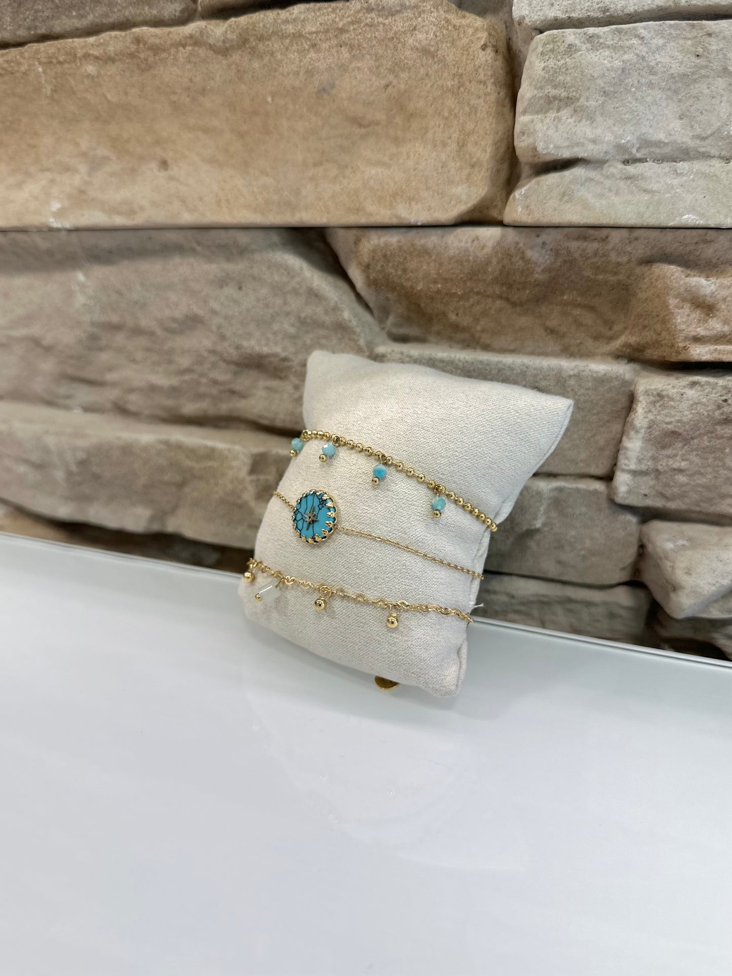 Ensemble de 3 bracelets en acier inoxydable doré avec détails bleu océan